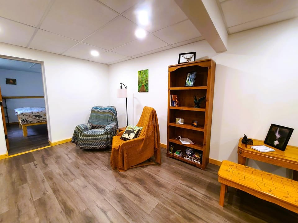 Living room, Seating area