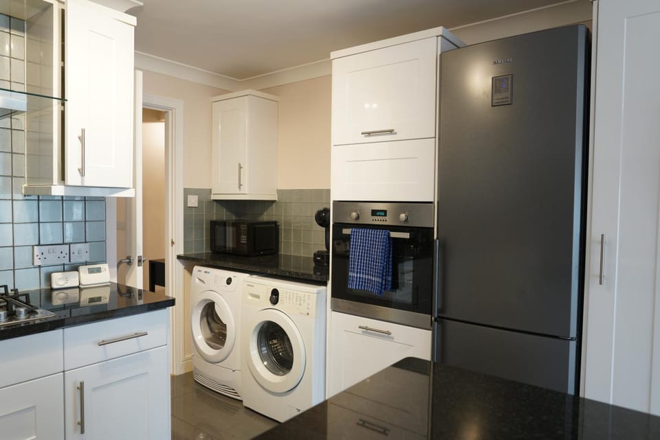 minibar, washing machine, kitchen