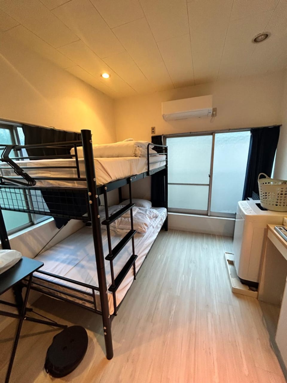 Bedroom, bunk bed
