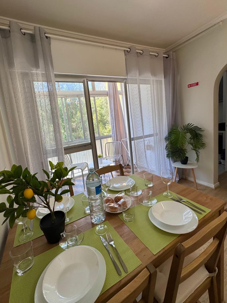 Coffee/tea facilities, Balcony/Terrace, Living room, Mountain view, Dinner