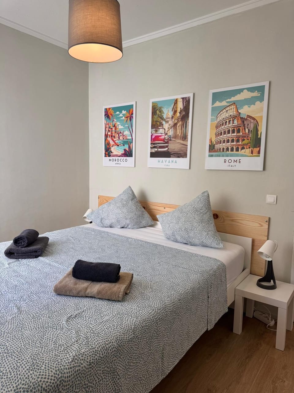 Bed, Bedroom, Street view, heating, towels, wardrobe