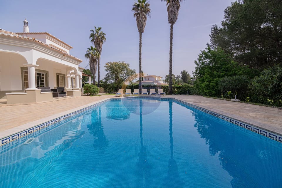 Property building, Day, Garden, Garden view, Pool view, Swimming pool, sunbed