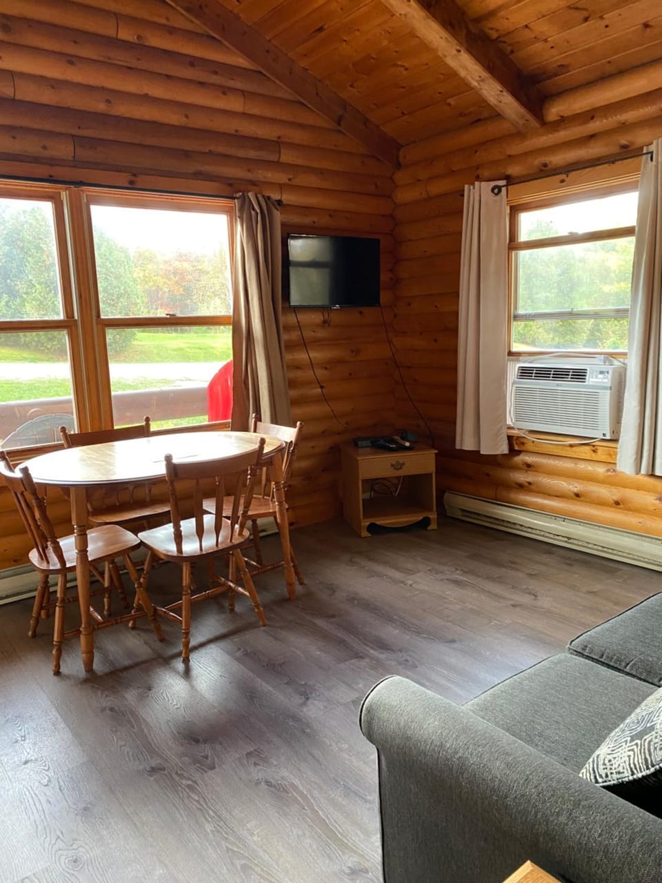 TV and multimedia, Living room, Dining area, air conditioner