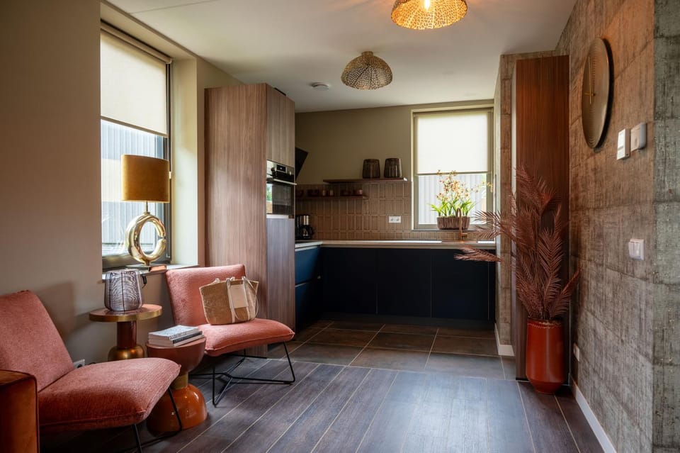 Kitchen or kitchenette, Living room