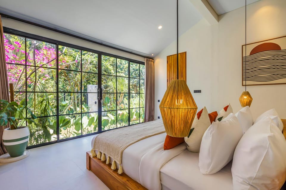 Bed, Bedroom, Garden view