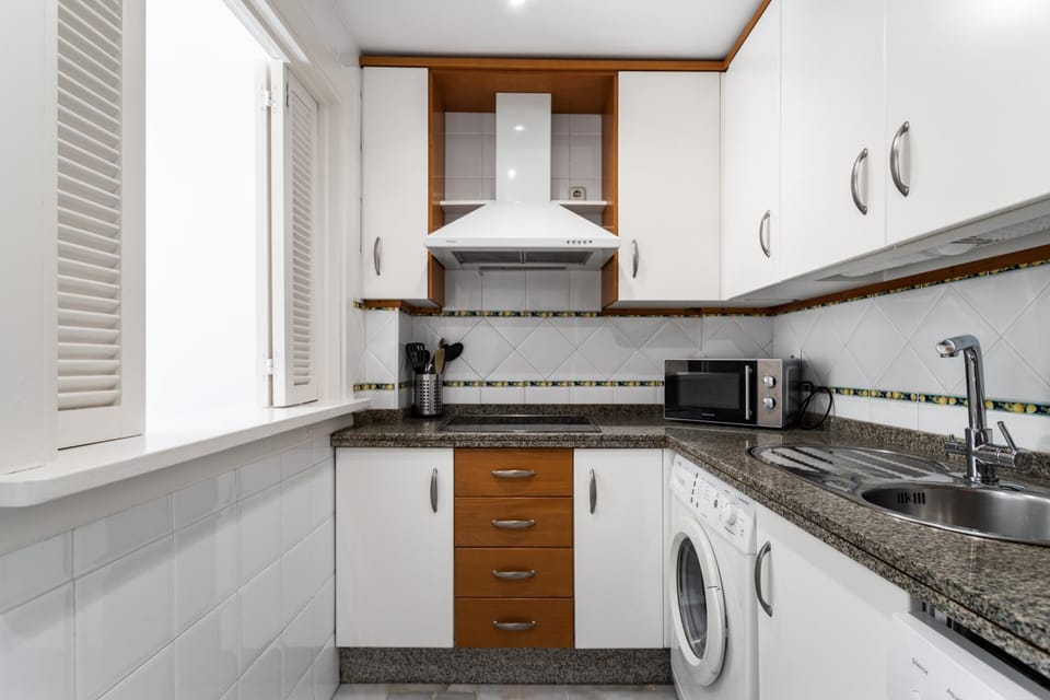 minibar, stove, washing machine, kitchen