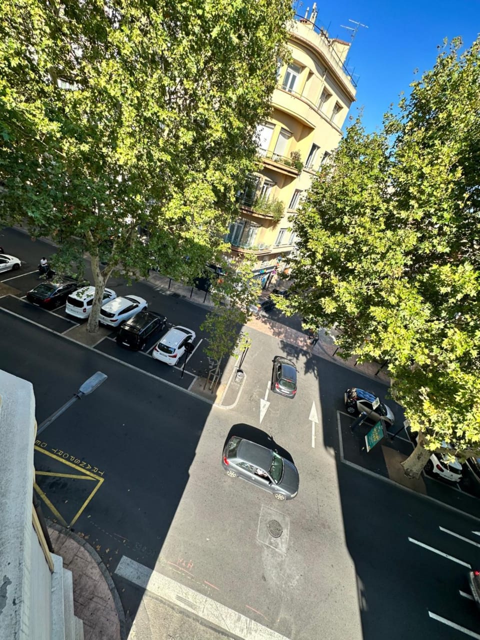 Neighbourhood, Street view, Location, Parking