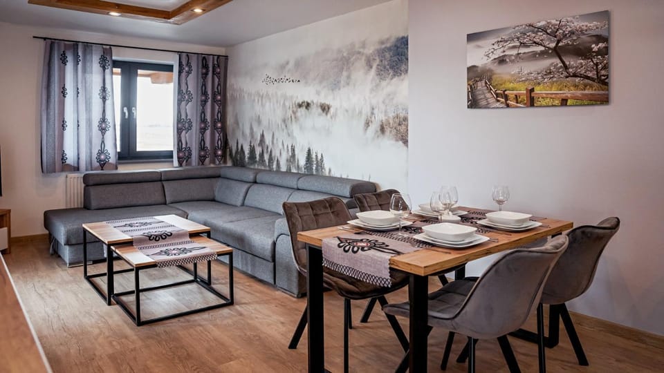 Living room, Seating area, Dining area