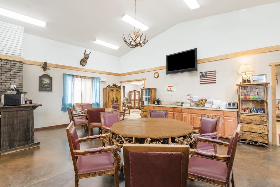 Dining area, Breakfast