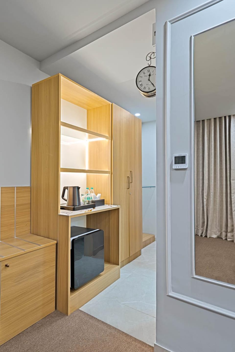 locker, storage, wardrobe