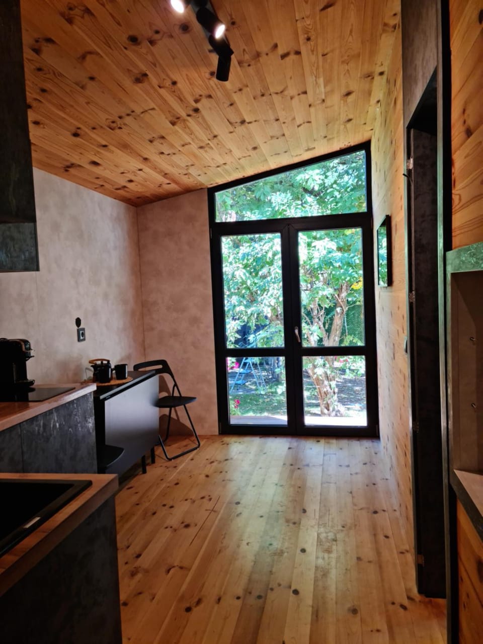 Kitchen or kitchenette, Living room