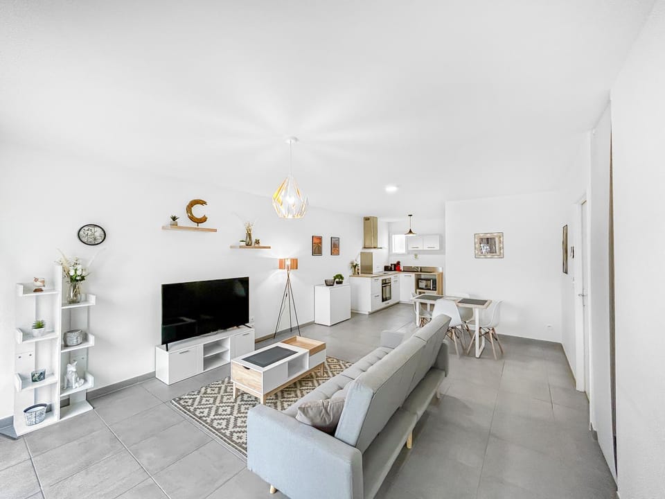 Living room, kitchen