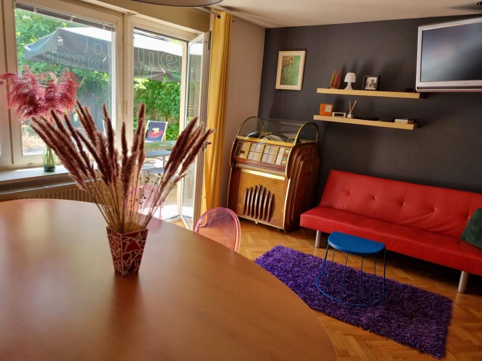 Communal lounge/ TV room, Dining area
