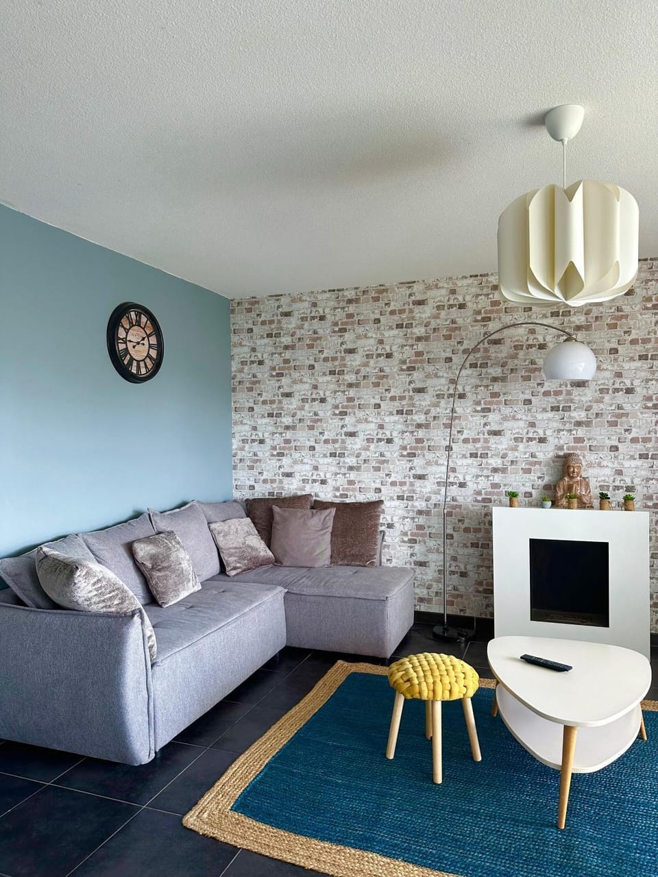 Communal lounge/ TV room, Living room, Seating area