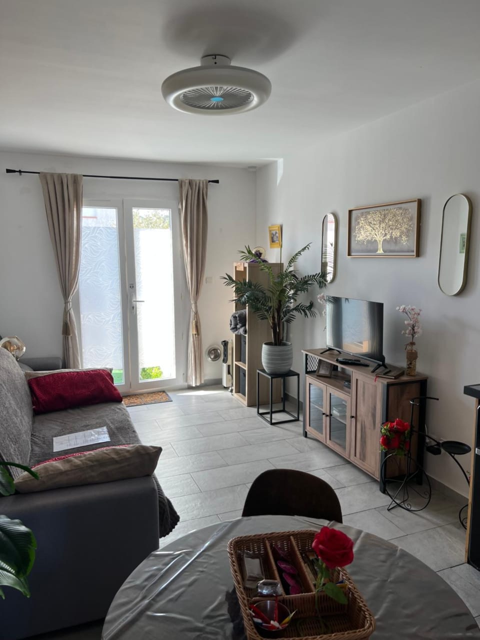TV and multimedia, Living room, Seating area