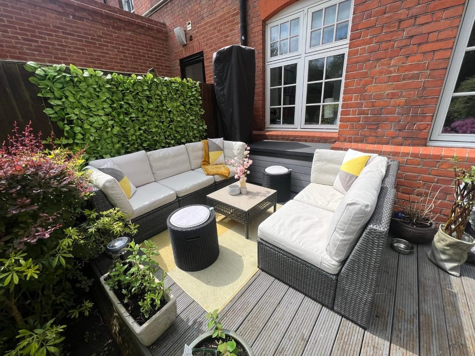 Property building, Spring, Garden, Seating area, Garden view