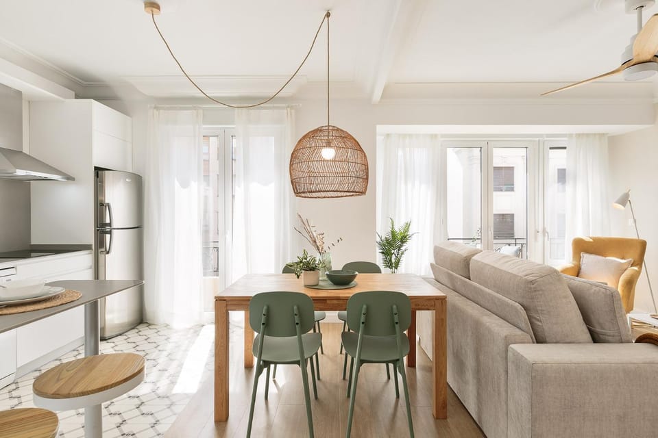 Living room, Dining area, City view
