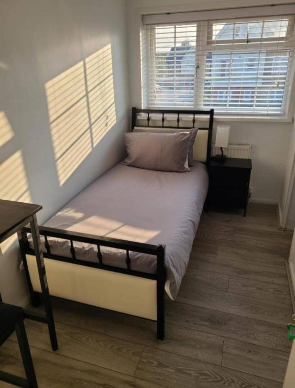 RoomZ-GATWICK-LONDON-Airport Parking-Travel Service Vacation rental in Crawley