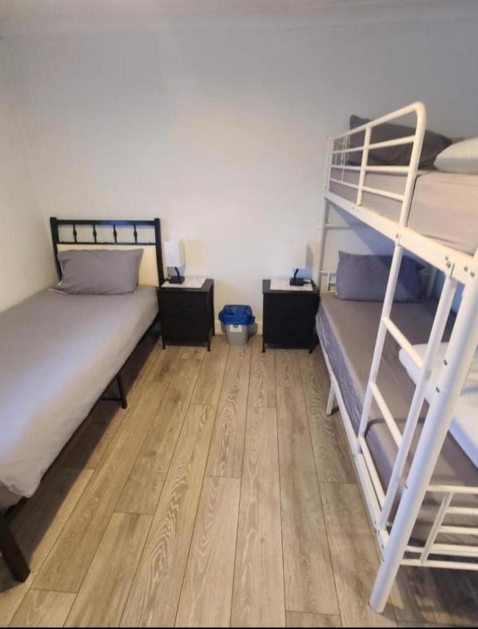 RoomZ-GATWICK-LONDON-Airport Parking-Travel Service Vacation rental in Crawley