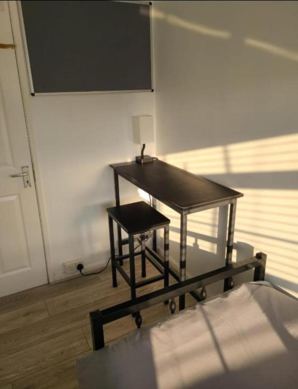 RoomZ-GATWICK-LONDON-Airport Parking-Travel Service Vacation rental in Crawley