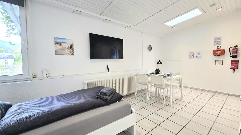 Bed, Dining area