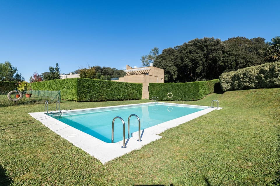 Pool view, Swimming pool, Swimming pool