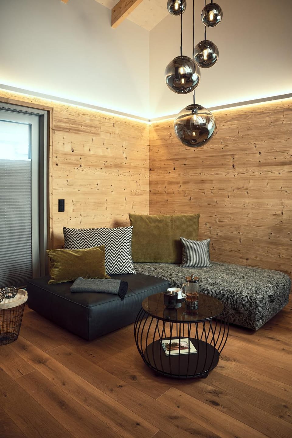 Living room, Seating area