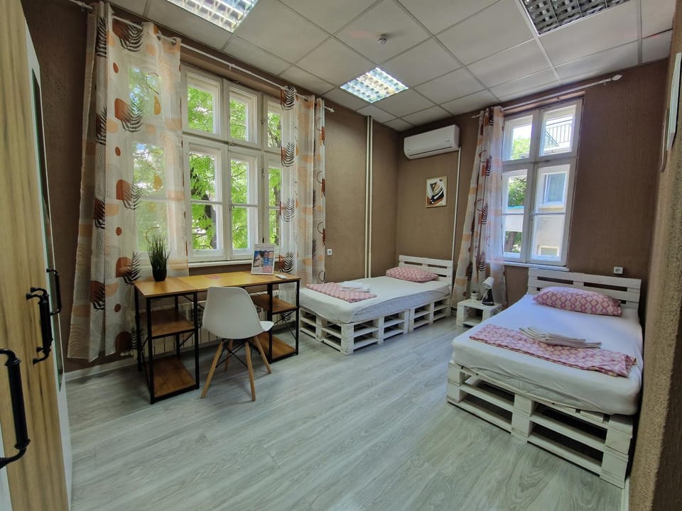 Bed, Photo of the whole room, Bedroom