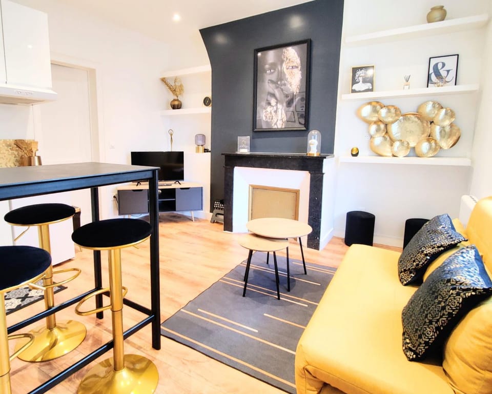 HÔTEL PARTICULIER - Plein Centre Ville - Idéal Groupes House in Lisieux