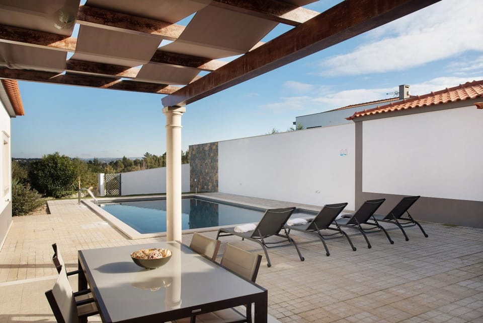 Property building, Balcony/Terrace, Living room, Swimming pool