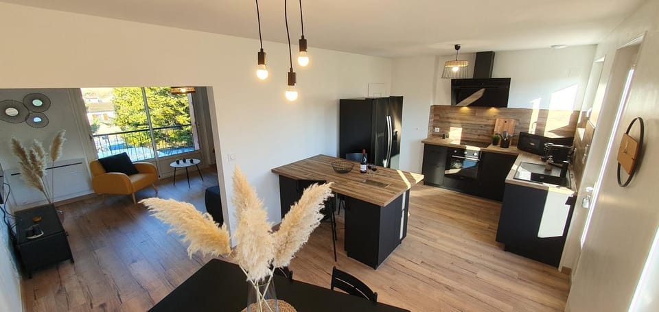 Maison 3 Chambres, 3 Salles de bains, tout le confort aux portes d'Angoulême avec jardin Apartment in Angoulême