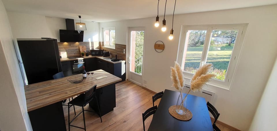 Maison 3 Chambres, 3 Salles de bains, tout le confort aux portes d'Angoulême avec jardin Apartment in Angoulême