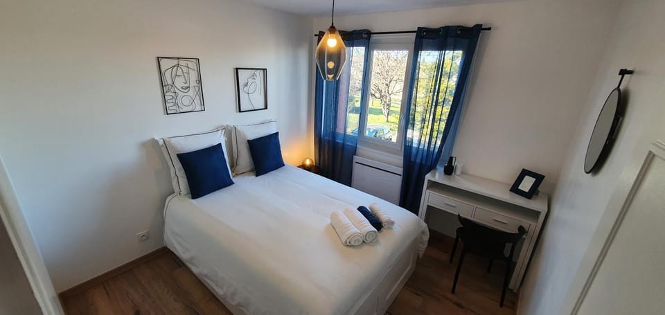 Maison 3 Chambres, 3 Salles de bains, tout le confort aux portes d'Angoulême avec jardin Apartment in Angoulême