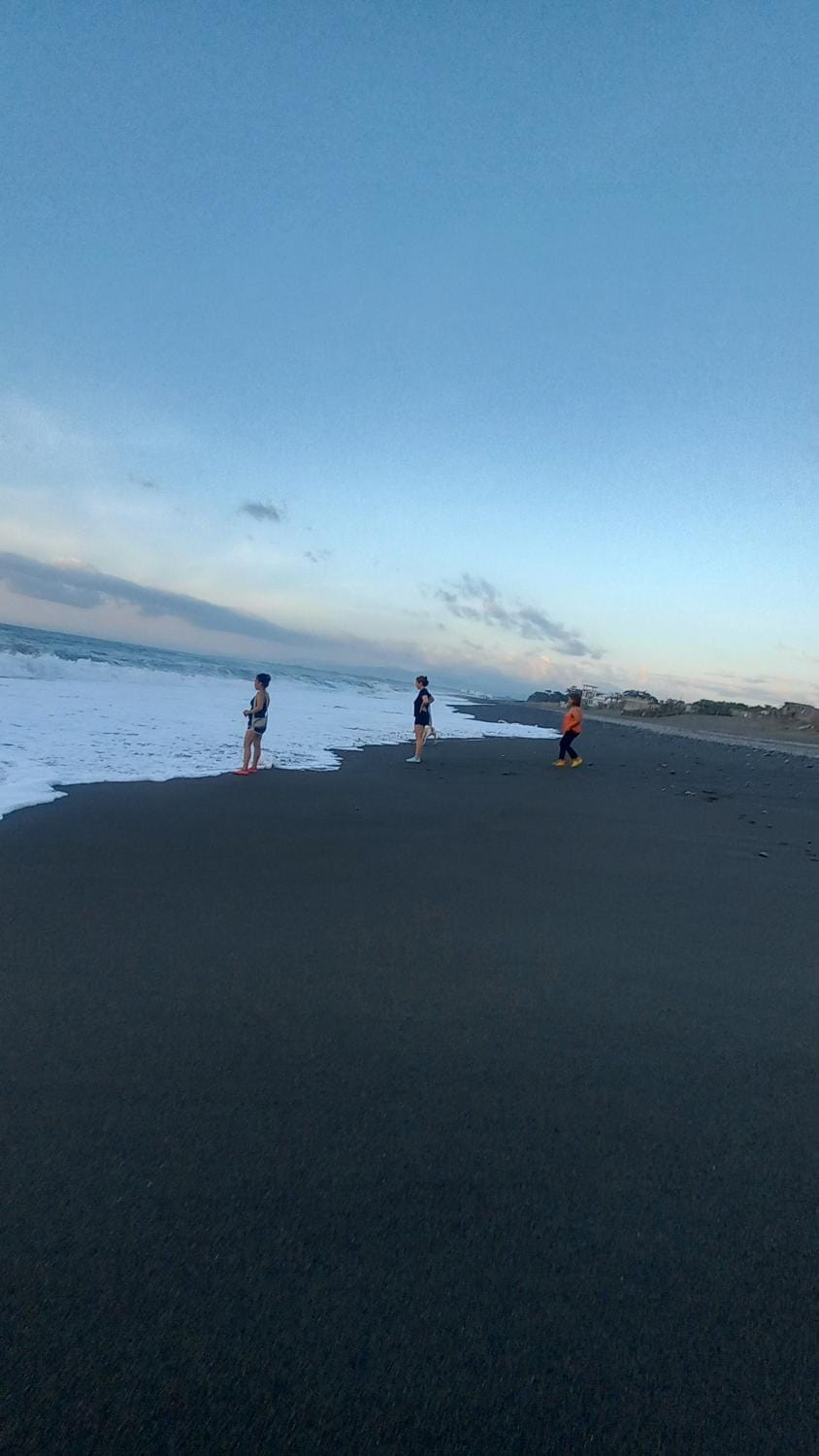 People, Natural landscape, Activities, Beach, Hiking, Sea view, group of guests