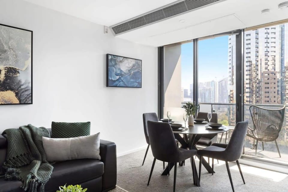 Dining area, City view