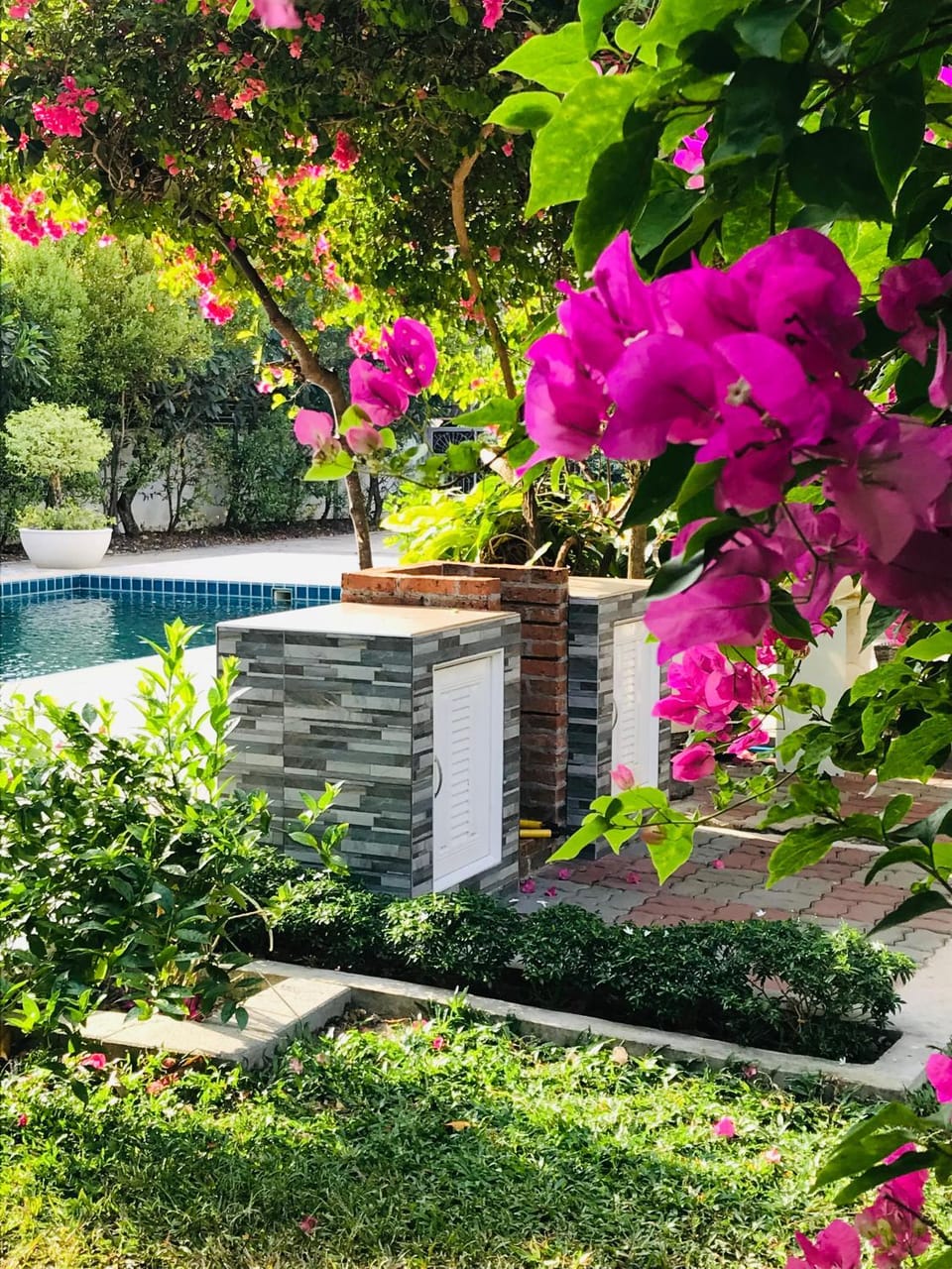Guest House, shared pool, private bathroom and kitchen House in Phuket