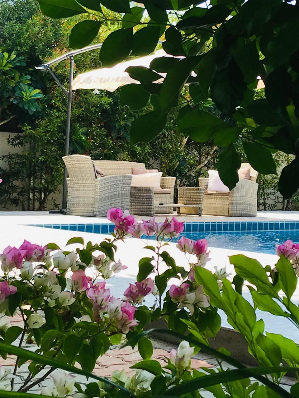 Guest House, shared pool, private bathroom and kitchen House in Phuket