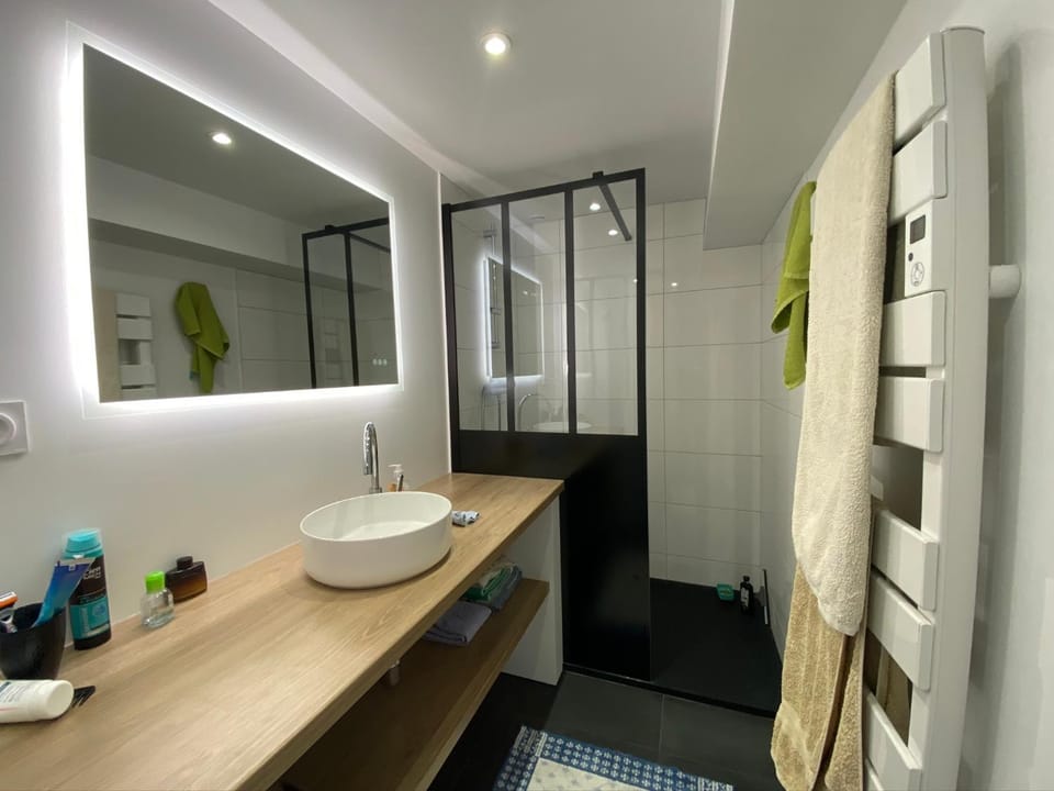 Shower, Bathroom