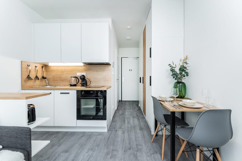 Kitchen or kitchenette, Dining area, dishwasher, pet friendly, stove, toaster