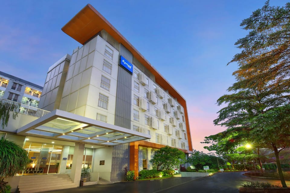 Facade/entrance, Sunset