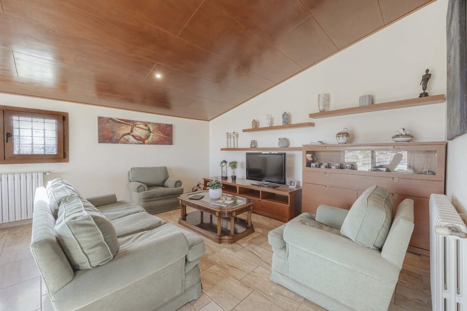 Communal lounge/ TV room, Living room