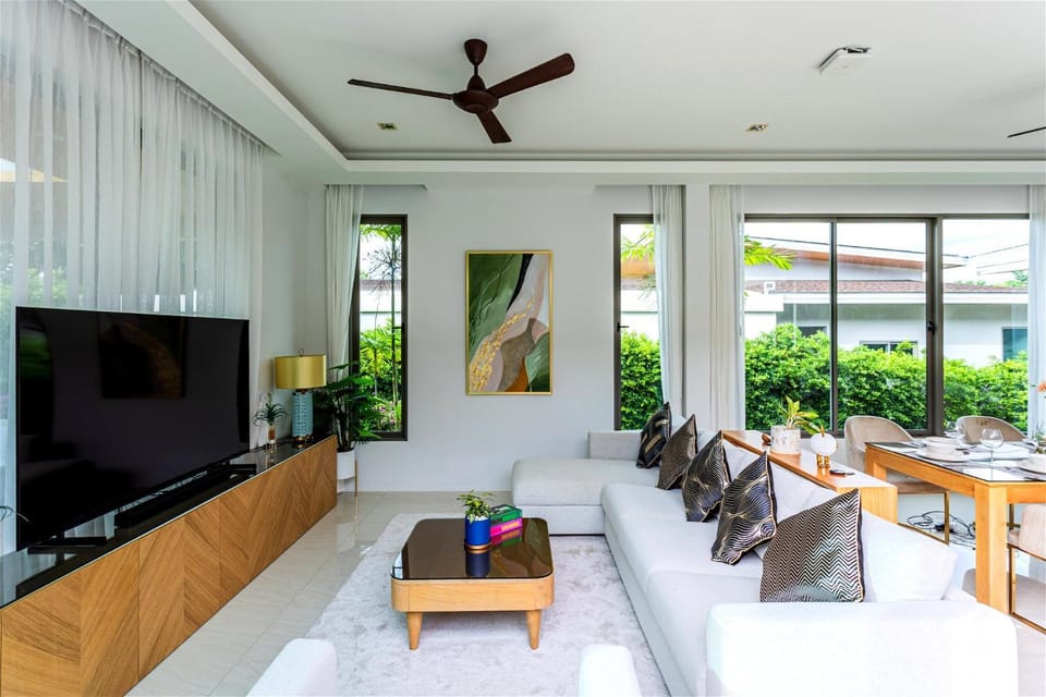 Villa Mimosa 3, Luxury 4Bedroom Private Pool-Rawai Villa in Rawai