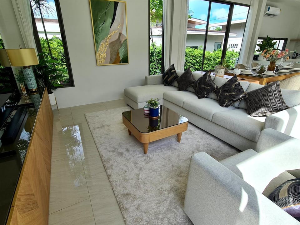 Villa Mimosa 3, Luxury 4Bedroom Private Pool-Rawai Villa in Rawai