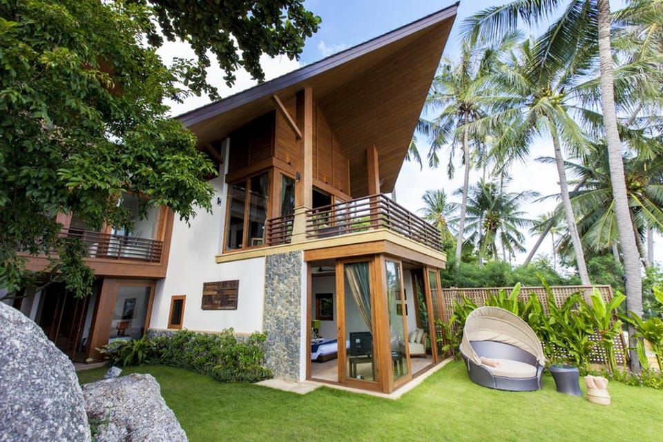 Property building, Day, Garden, Seating area, Bedroom, Garden view