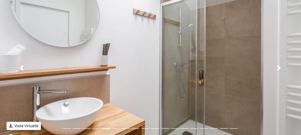 Shower, Toilet