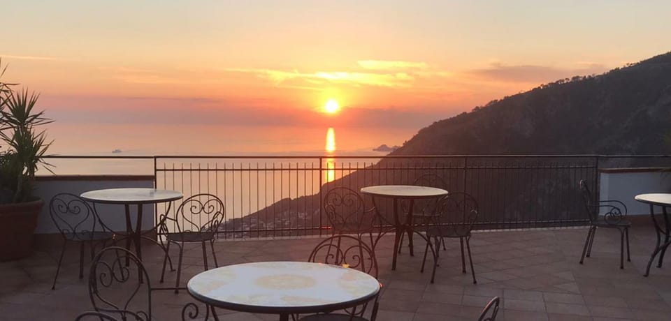 View (from property/room), Balcony/Terrace, Balcony/Terrace, Other, Decorative detail, Mountain view, Sea view, Sunset