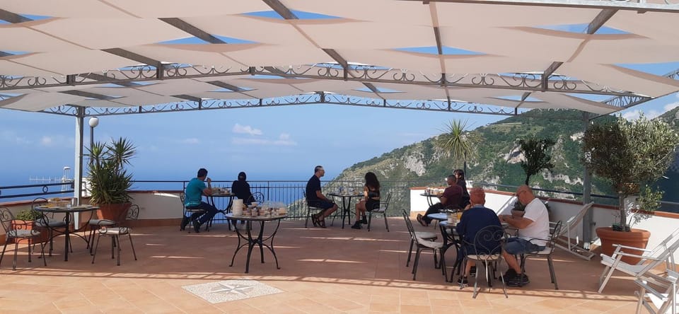 Balcony/Terrace, Breakfast, Continental breakfast