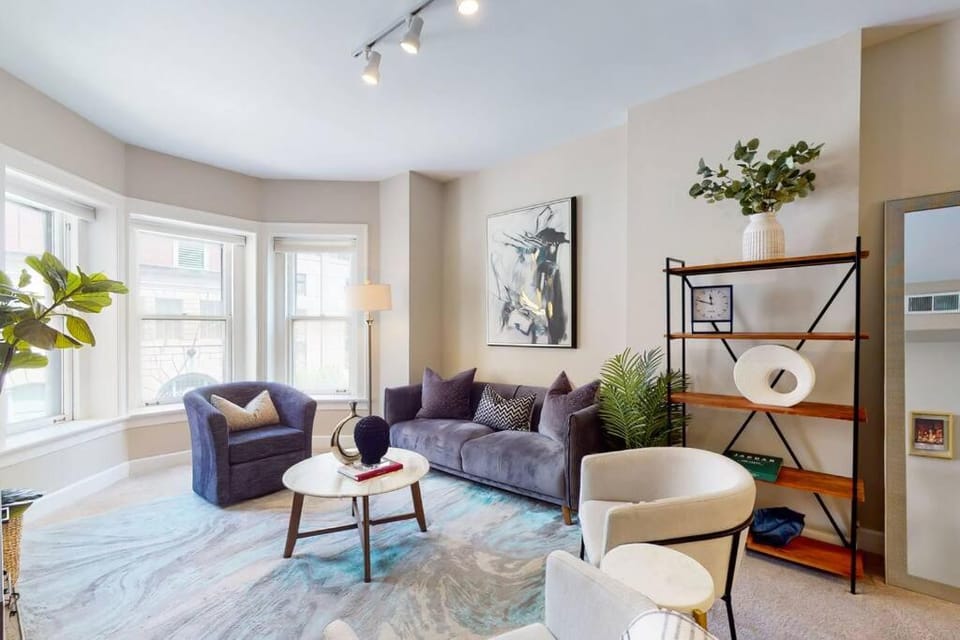 River North Deltee Apartment in River North