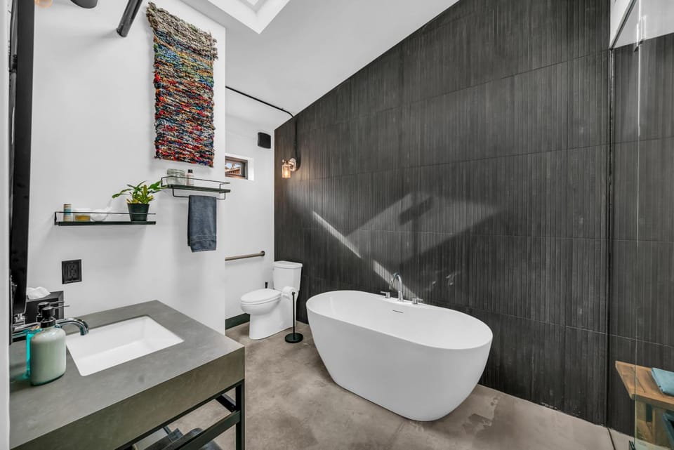 Bathroom, Bath