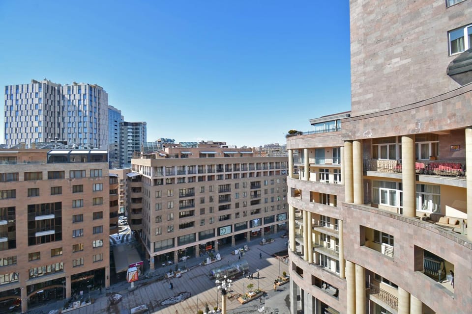 Northern Avenue, 2 bedrooms Luxury apartment HH882 Apartment in Yerevan
